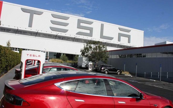 Tesla планирует открыть завод в Европе