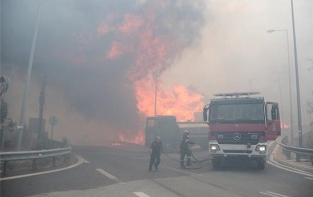 Власти Греции назвали причину массовых пожаров в стране