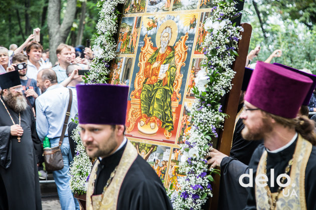 "Мы сюда приехали мира просить" — как в Киеве прошел Крестный ход УПЦ МП (фото)