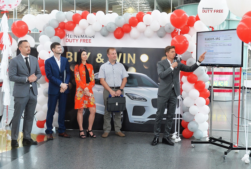 Компания Heinemann Duty Free вручила победителю промо-акции Buy & Win новый Jaguar E-Pace