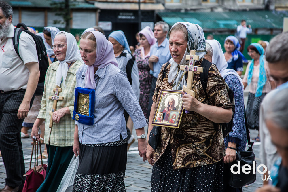 "Мы сюда приехали мира просить" — как в Киеве прошел Крестный ход УПЦ МП (фото)