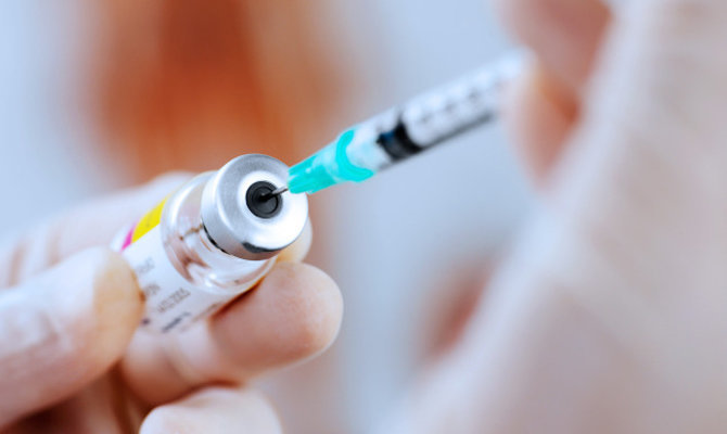 Прививки для взрослых — что делать и куда бежать